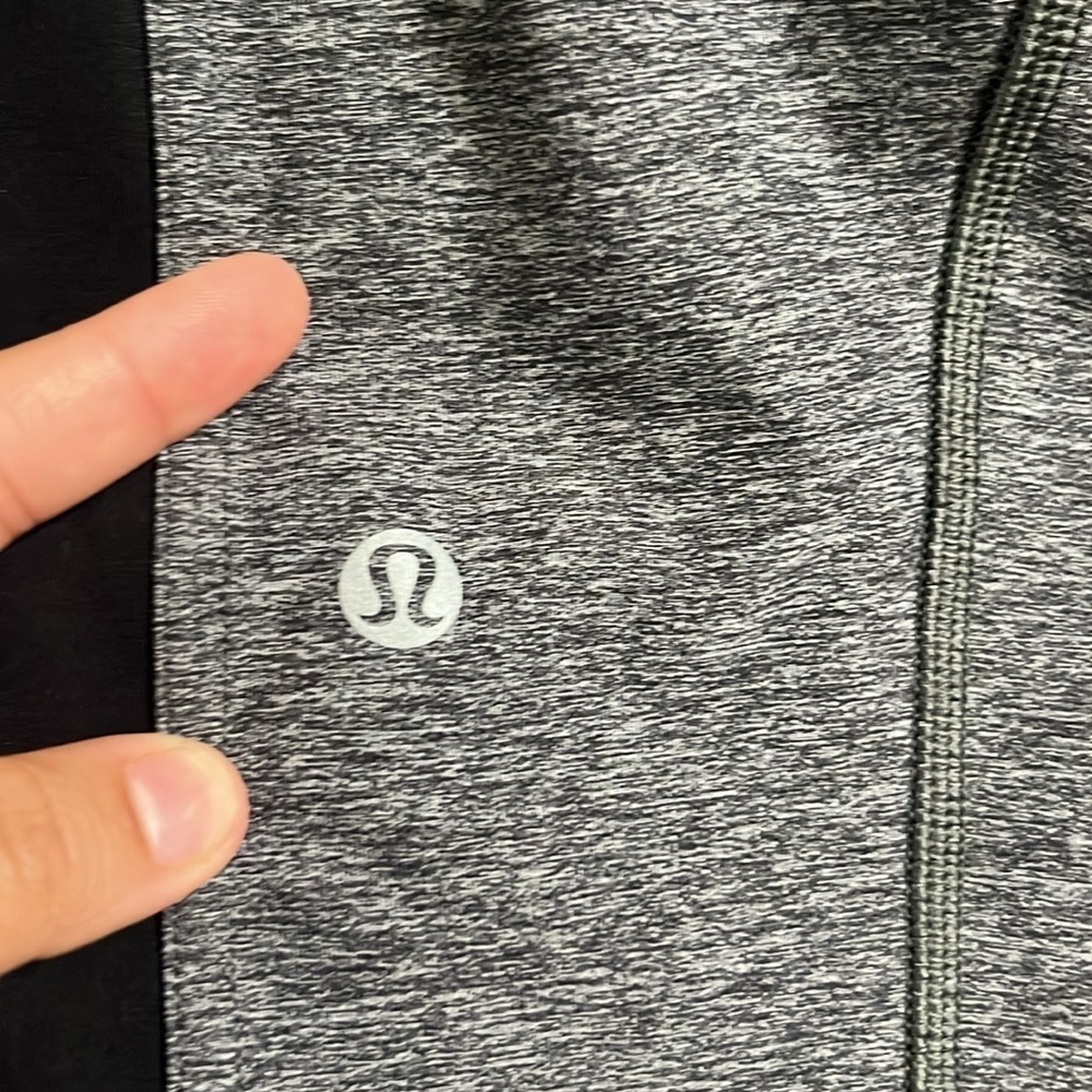 Lululemon legging 
25 - Picture 5 of 6